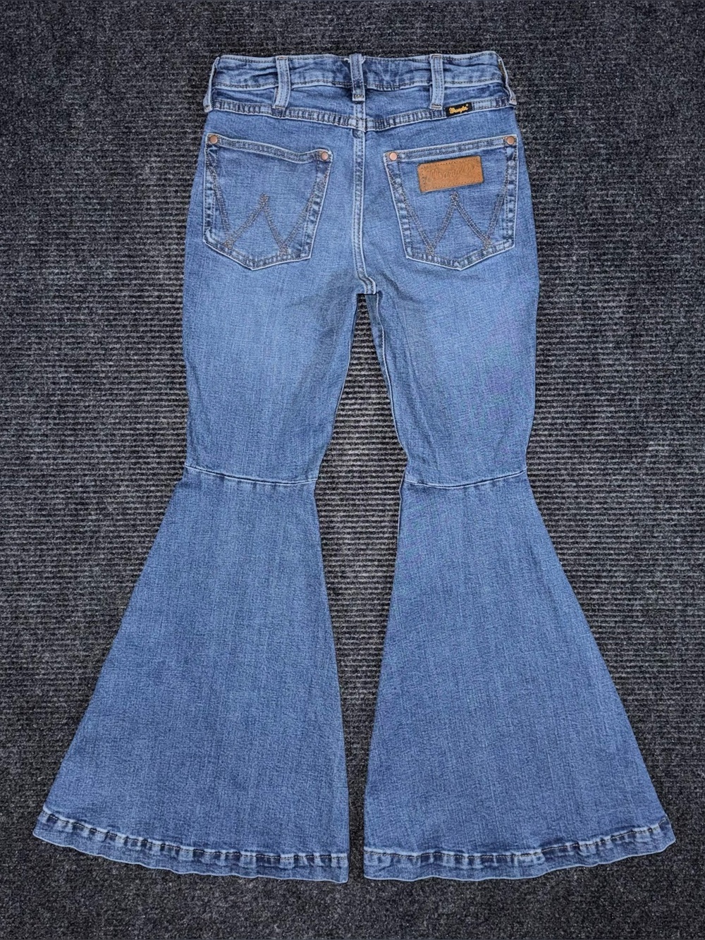 Wrangler Retro Trumpet Flare Bell Bottom Jeans Sz 26x30 Western Boho Rodeo Denim